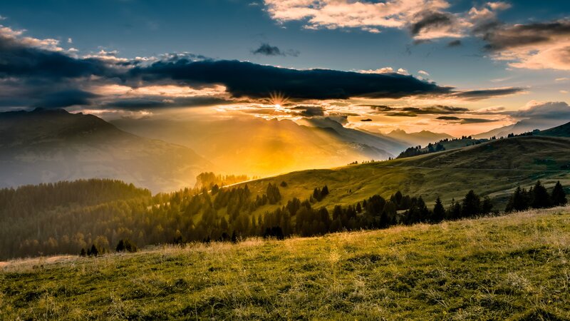 Sunrise over Mountain Hills — Green