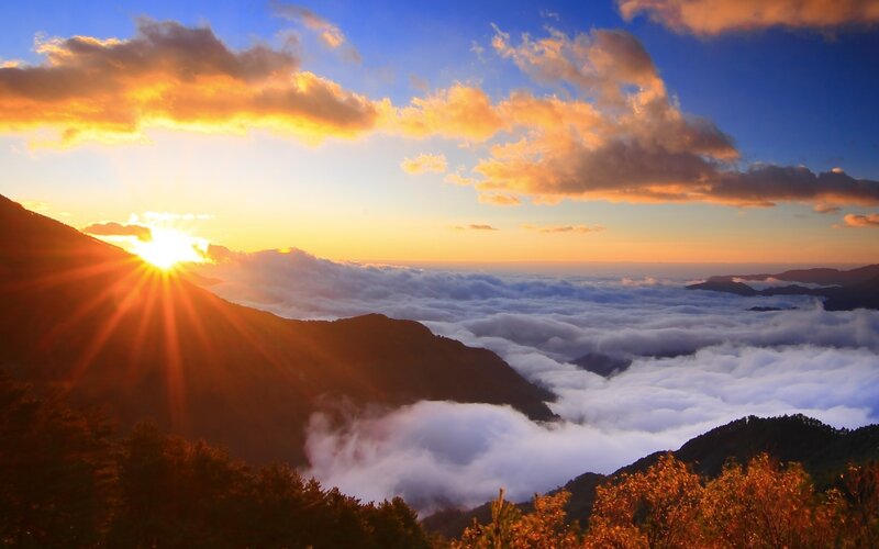 Sunrise over Mountain Peaks — Blue