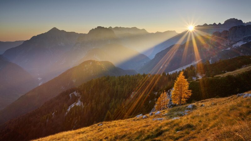 Sunrise over Mountain Peaks — Gold