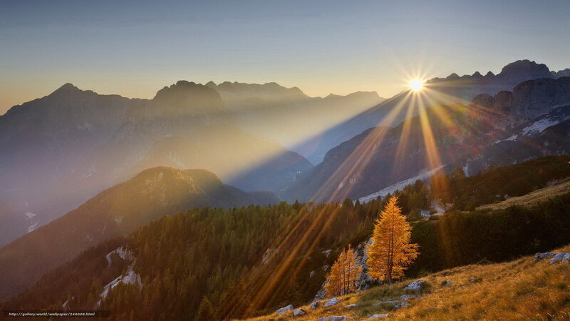 Sunrise over Mountain Range — Gold, Serene