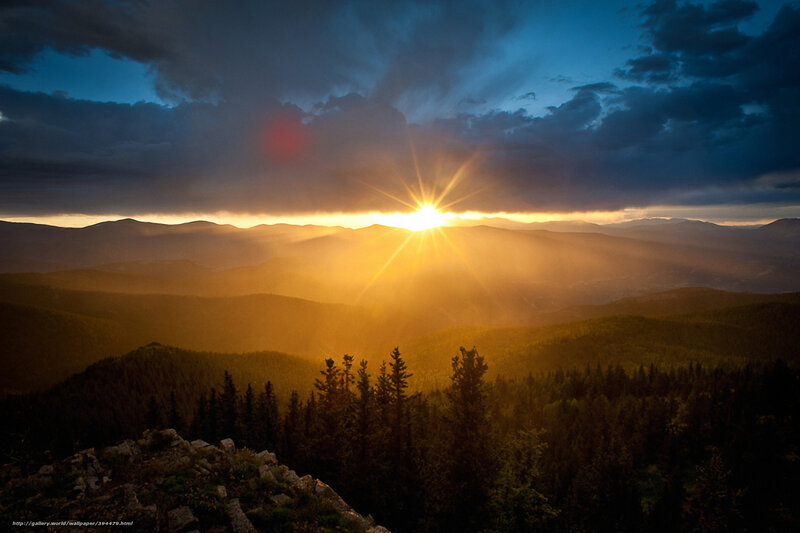 Sunrise over Mountains — Gold, Dramatic