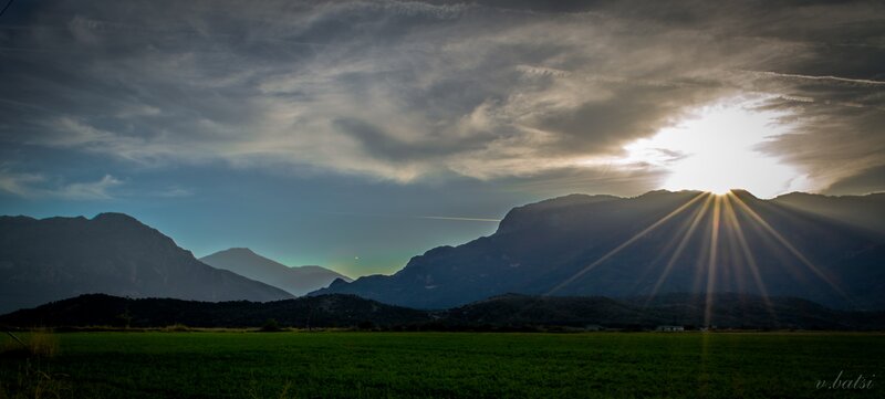 Sunrise over Mountains — Green