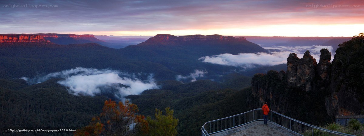 Sunrise over the Three Sisters