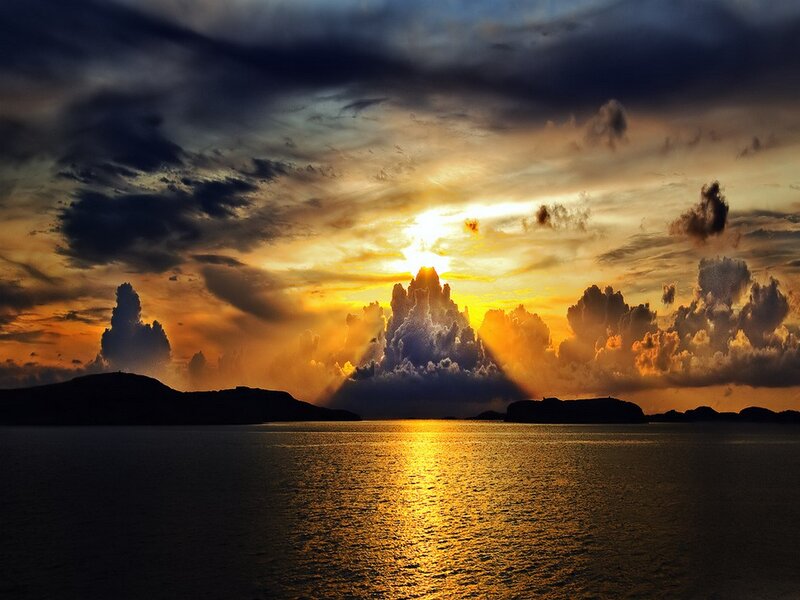 Sunrise over Water — Gold, Dramatic
