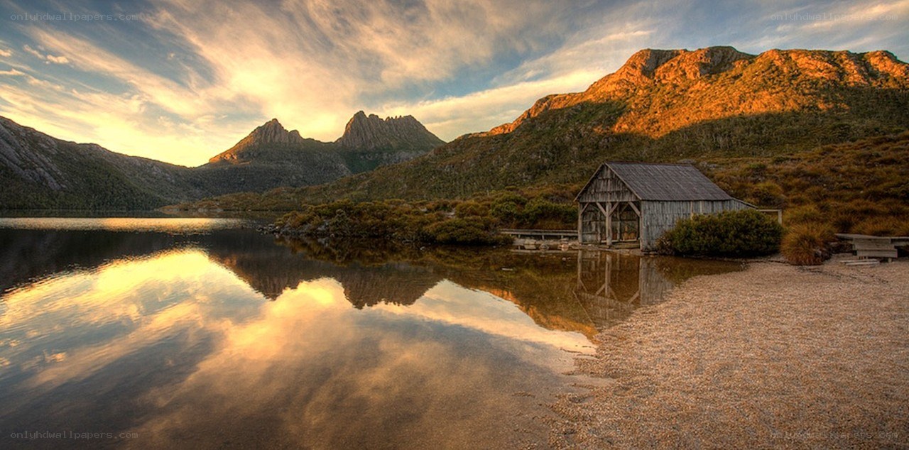 Sunset at Dove Lake with Cradle Mountain