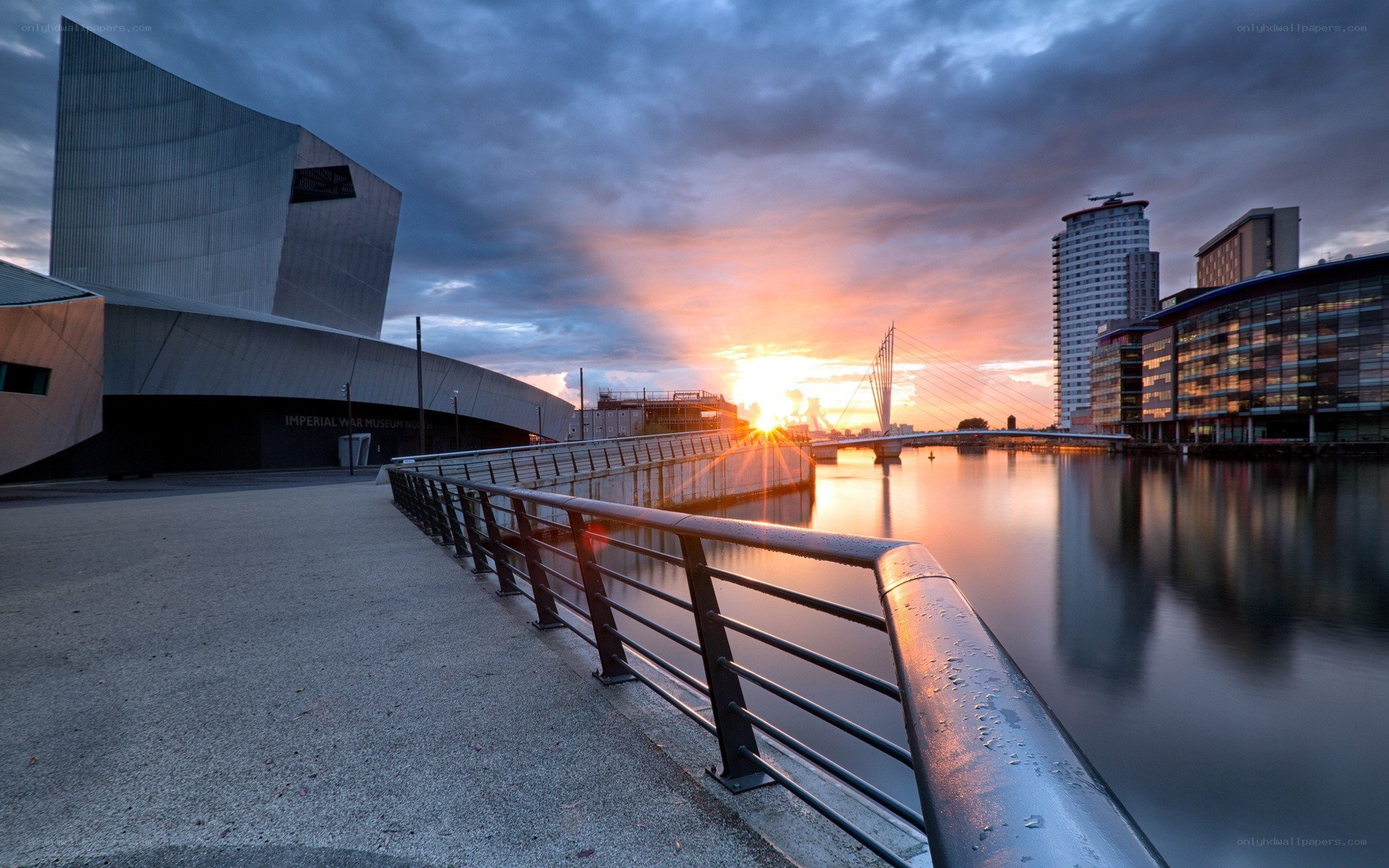 Sunset at Imperial War Museum