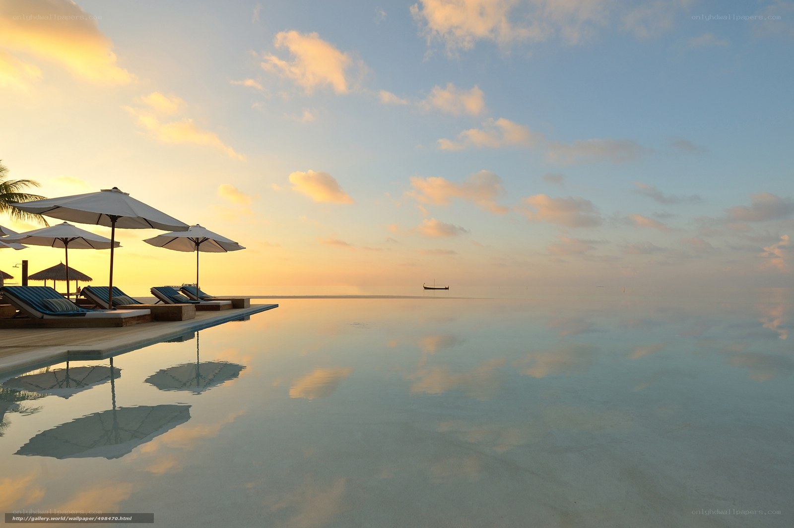 Sunset at infinity pool