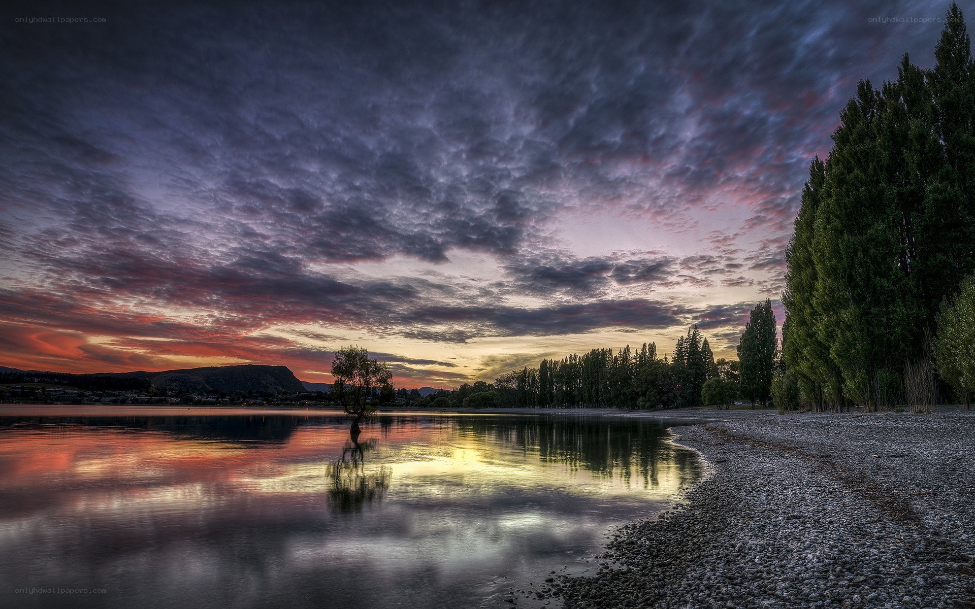 sunset at lake wakatipu