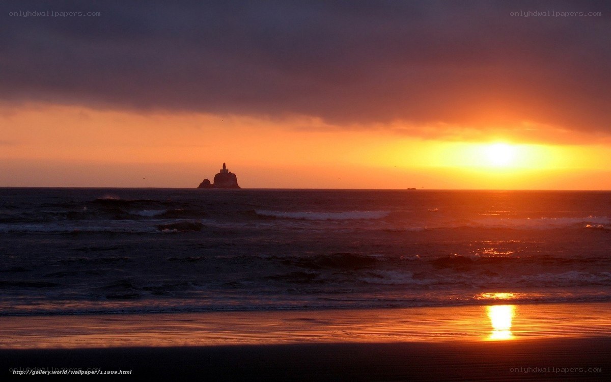 Sunset at lighthouse rock