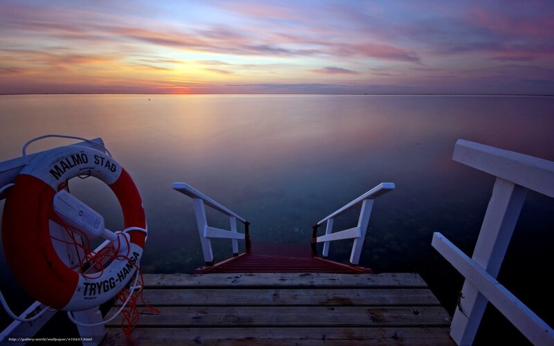 Sunset at Malmö Stad dock