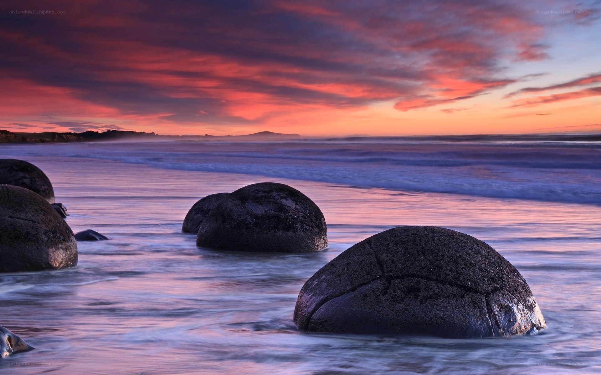 Sunset at Moeraki Boulders