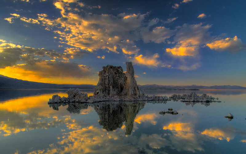 Sunset at Mono Lake Tufa