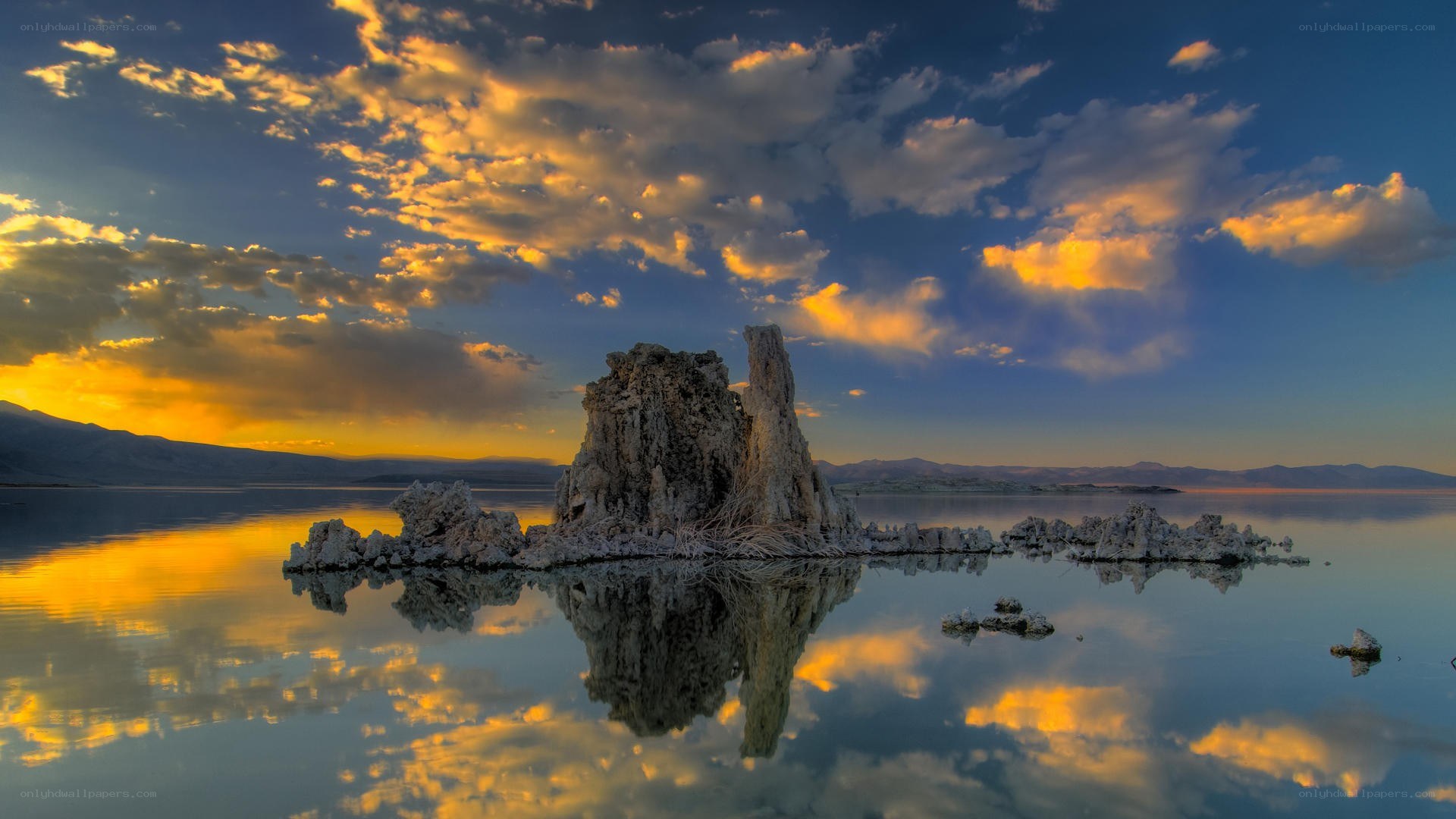Sunset at Mono Lake Tufa