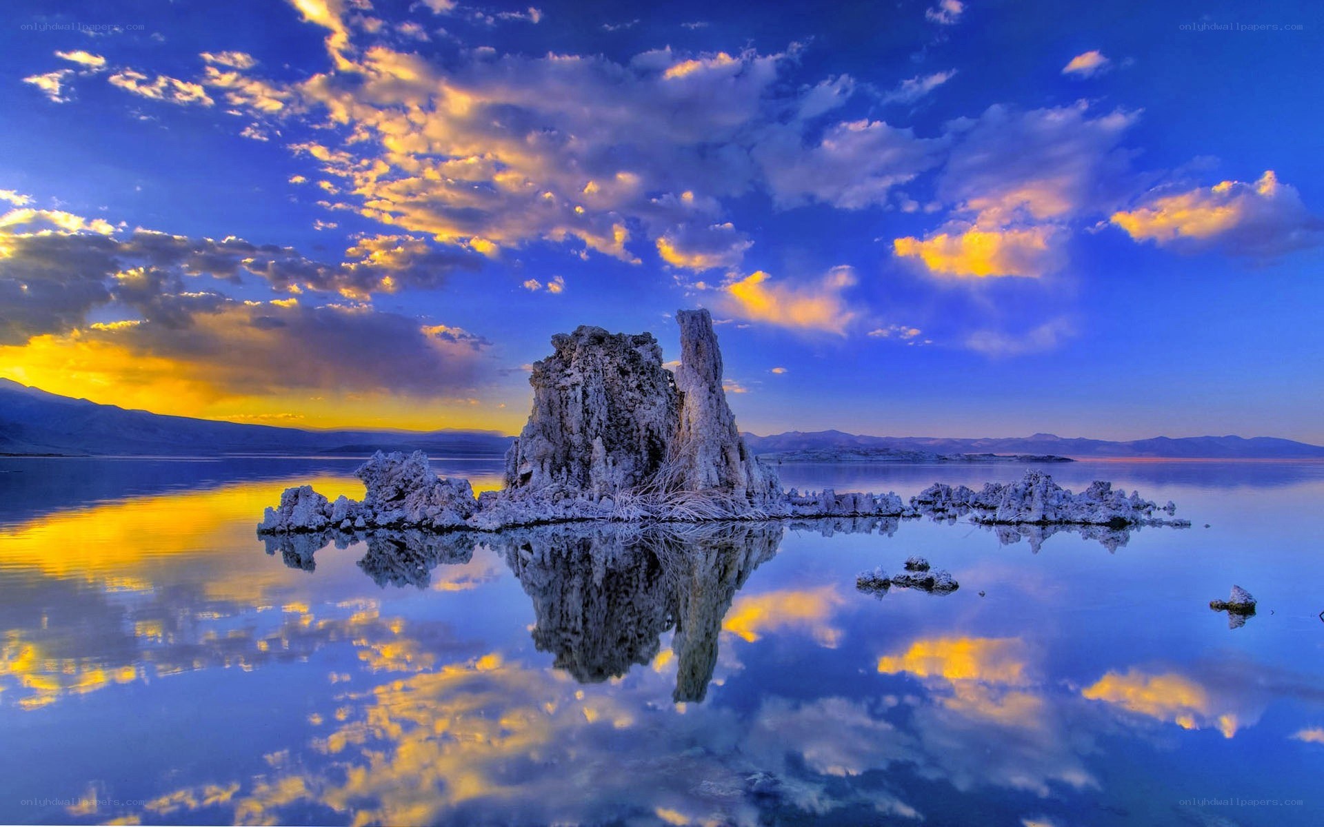 Sunset at Mono Lake Tufa