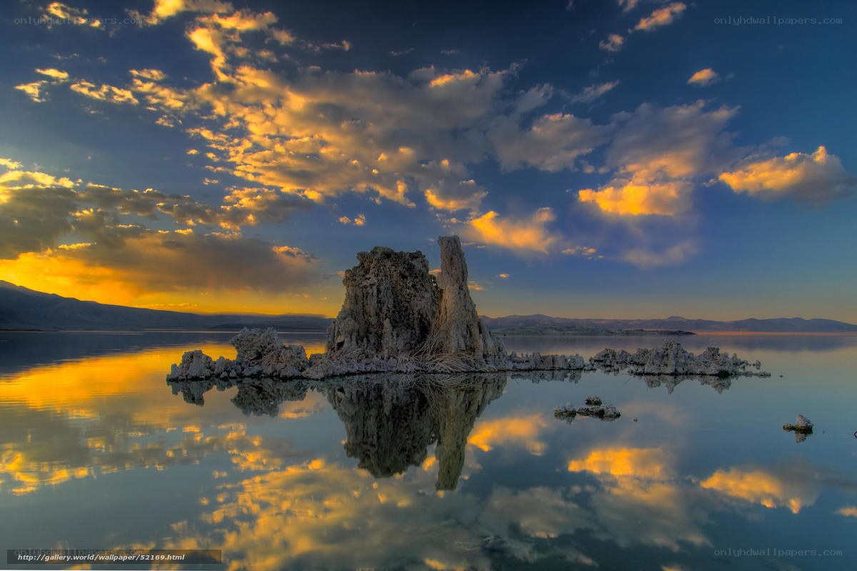 Sunset at Mono Lake Tufa