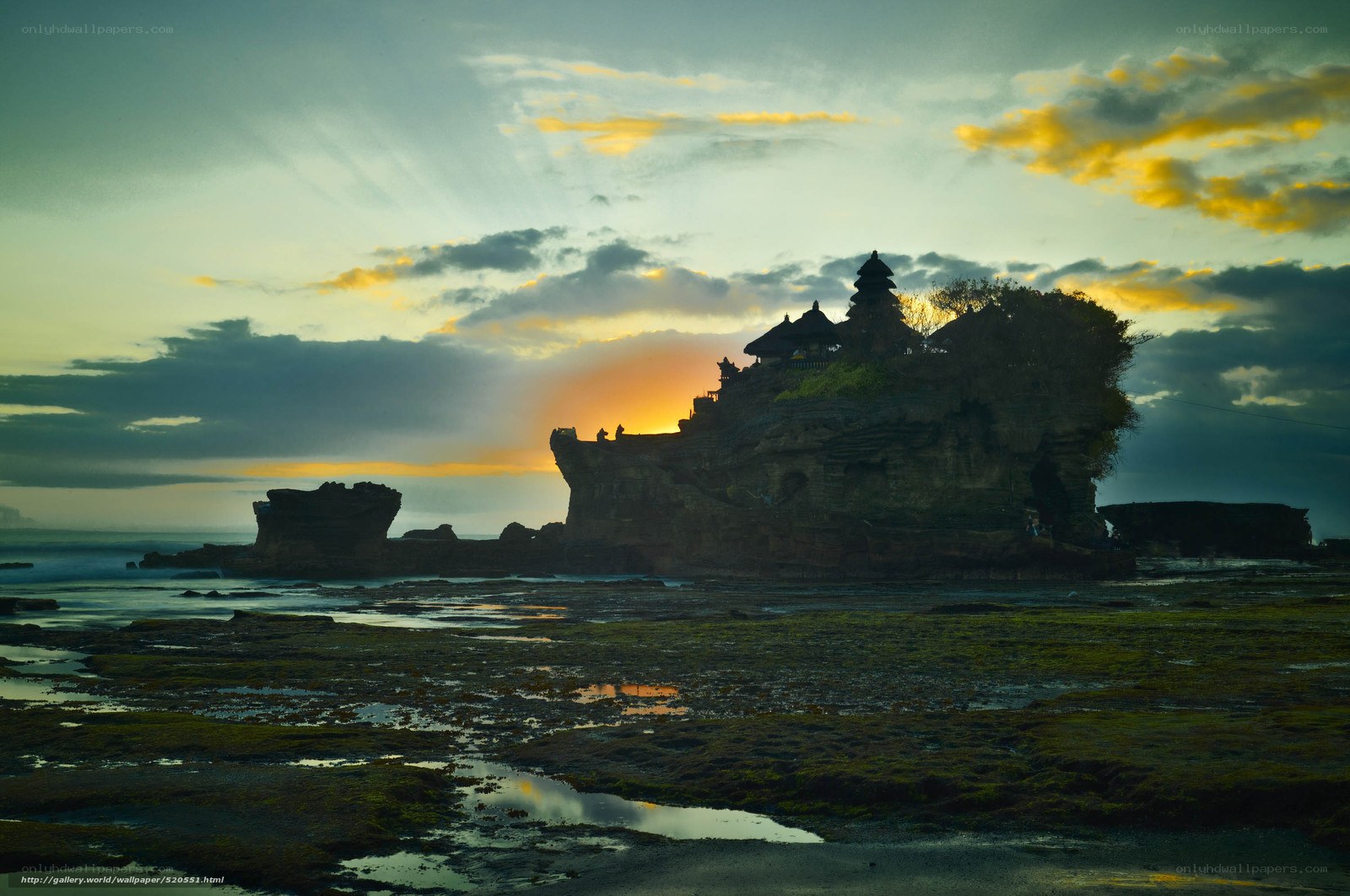 Sunset at Tanah Lot temple