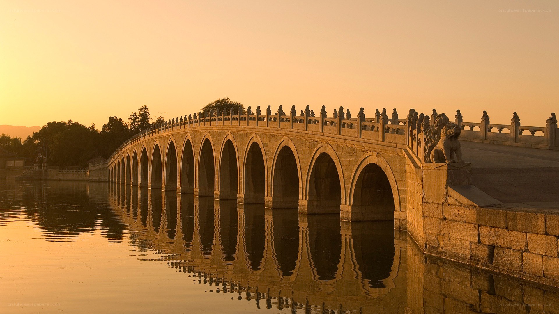 Sunset at the Seventeen-Arch Bridge