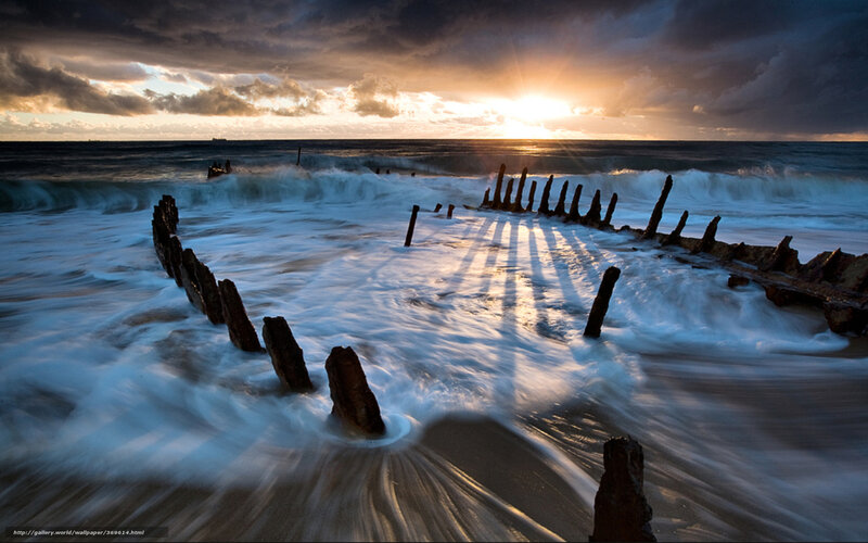 Sunset at the wrecked pier