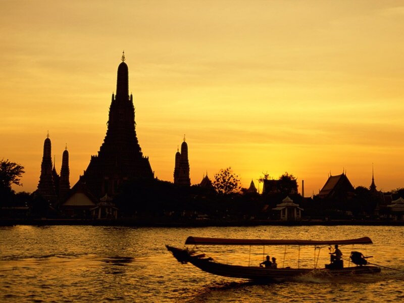Sunset at Wat Arun