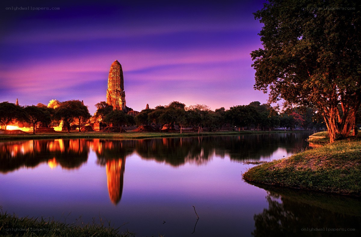 Sunset at Wat Mahathat