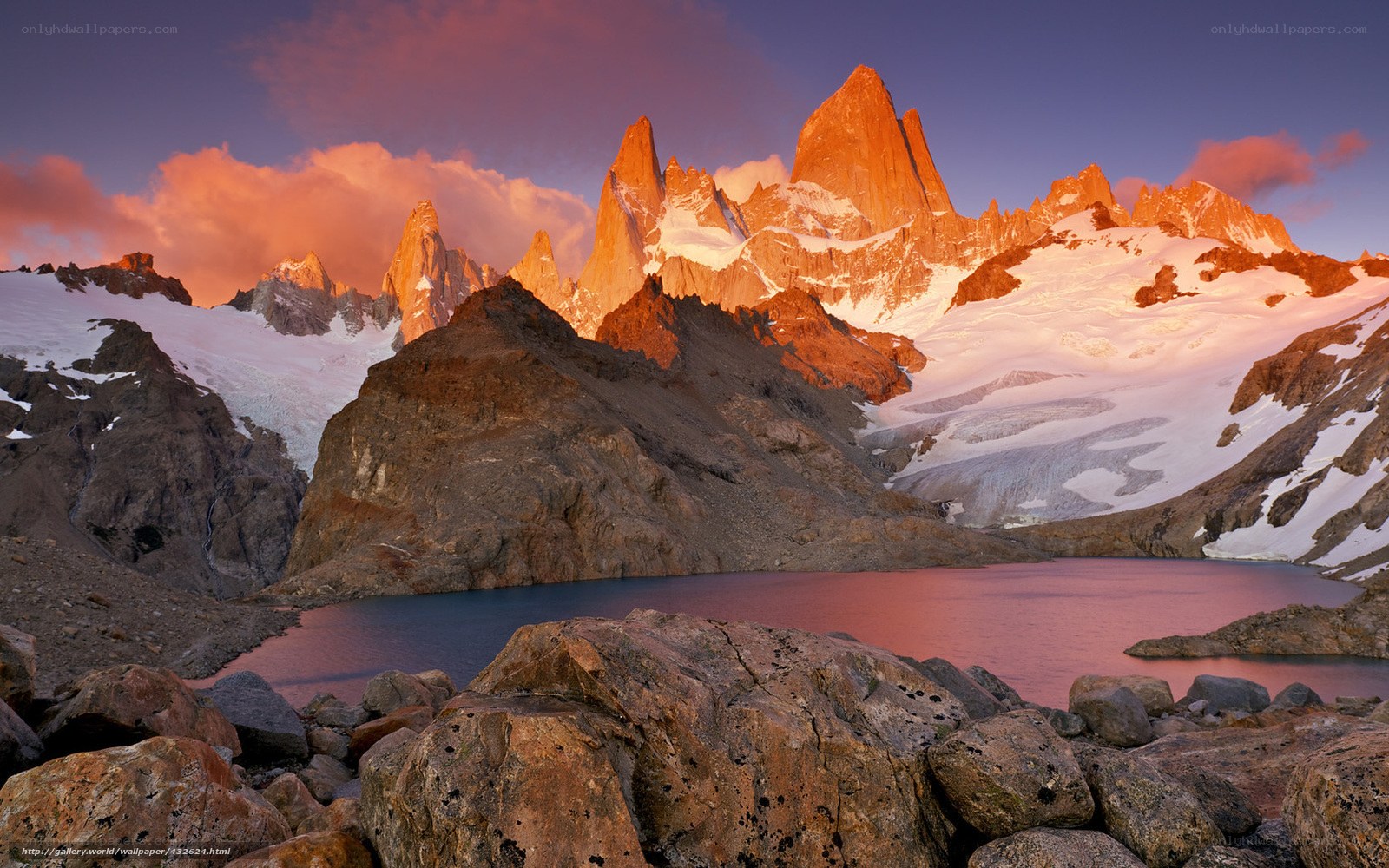 Sunset over Fitz Roy mountain