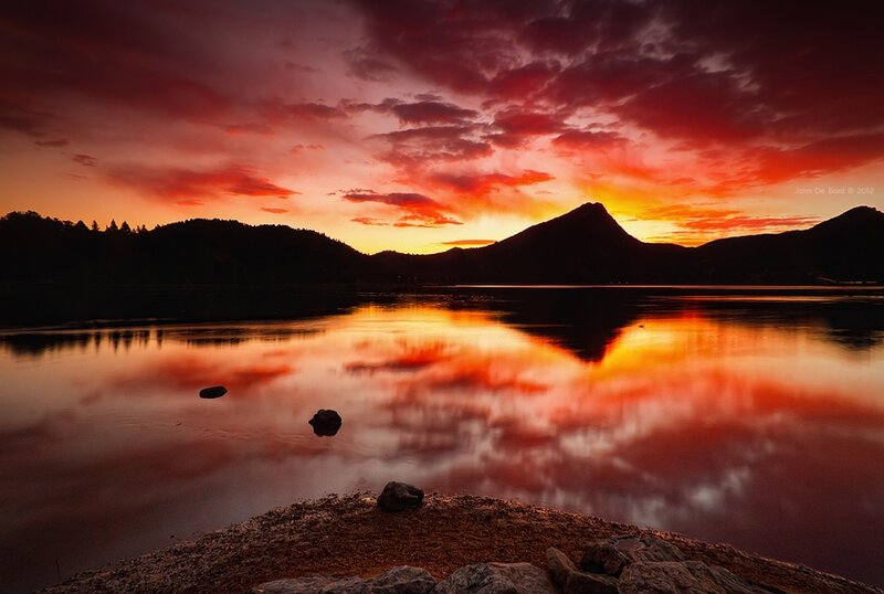 Sunset over Lake and Mountains — Red, Dramatic