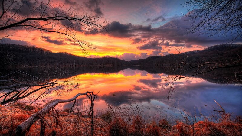 Sunset over Lake — Dramatic, Blue