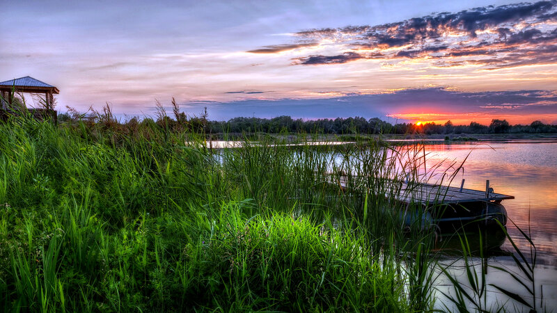 Sunset over Lake — Green, Serene