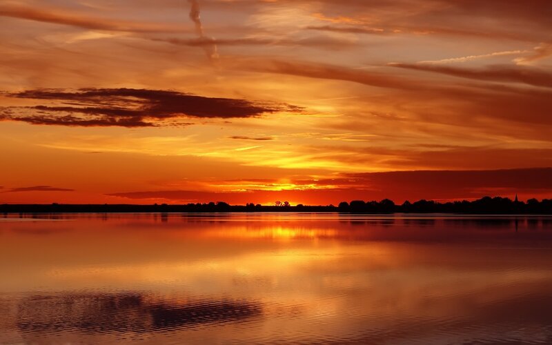 Sunset over Lake — Orange, Clouds