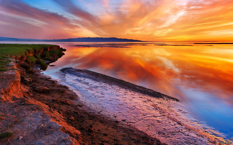 Sunset over Lake Shore — Sky
