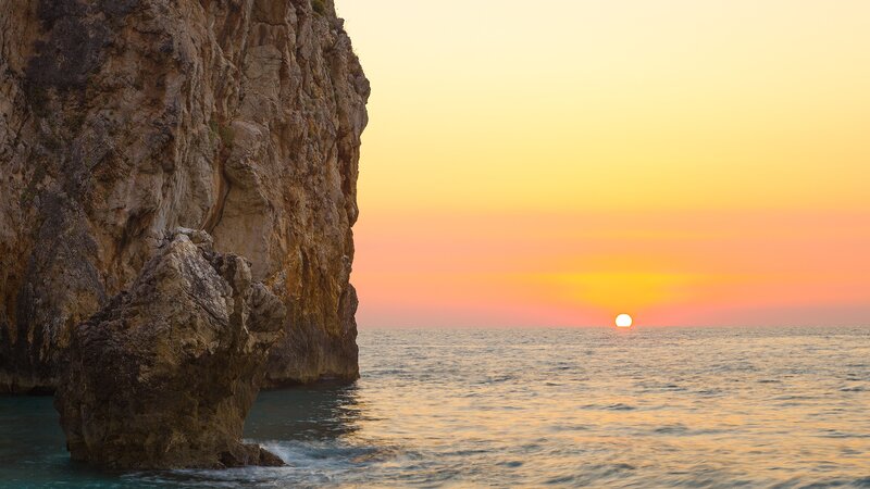 Sunset over Ocean Cliff — Yellow