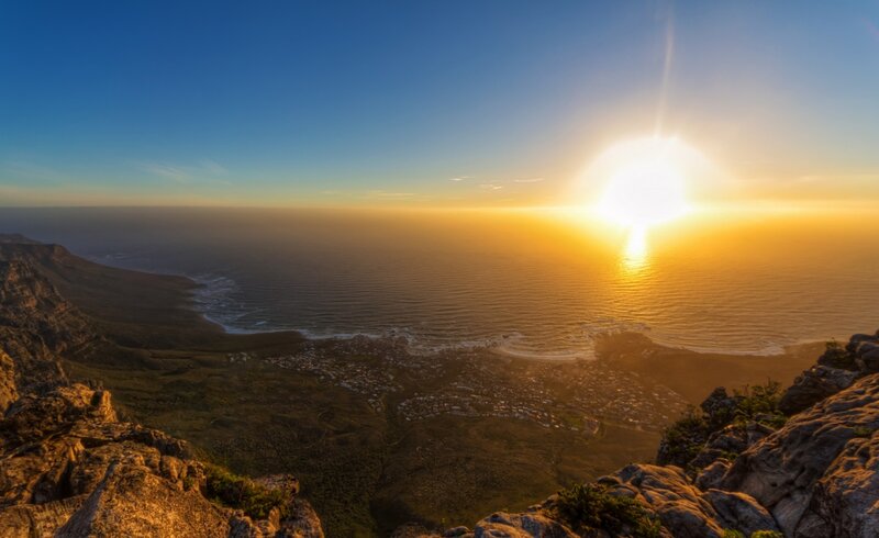Sunset over Ocean Coast — Blue, Serene