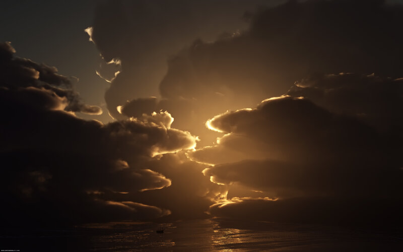 Sunset over Ocean — Gold, Dramatic