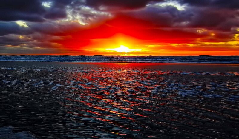 Sunset over Ocean — Red, Dramatic, Photograph, Clouds