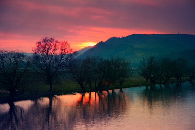 Sunset over River — Red, Dramatic