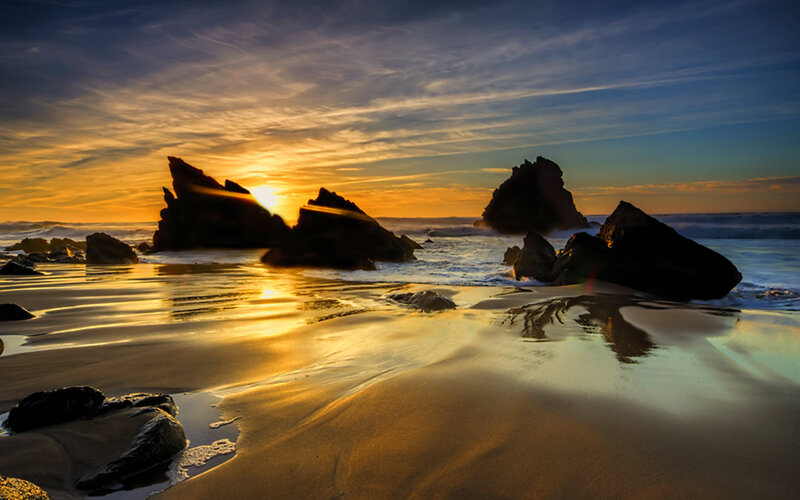 Sunset over Rocky Beach — Gold, Serene