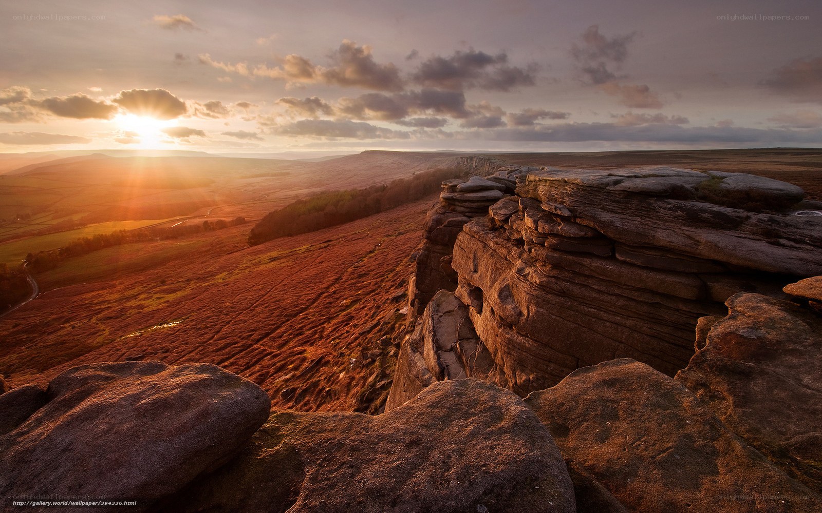 Sunset over rocky cliffs