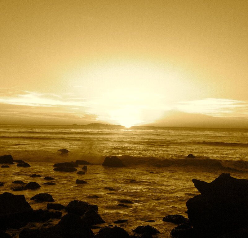 Sunset over Rocky Shore — Gold, Serene