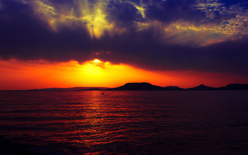 Sunset over Sea — Red, Dramatic