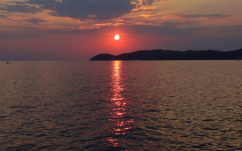 Sunset over Sea — Red, Serene