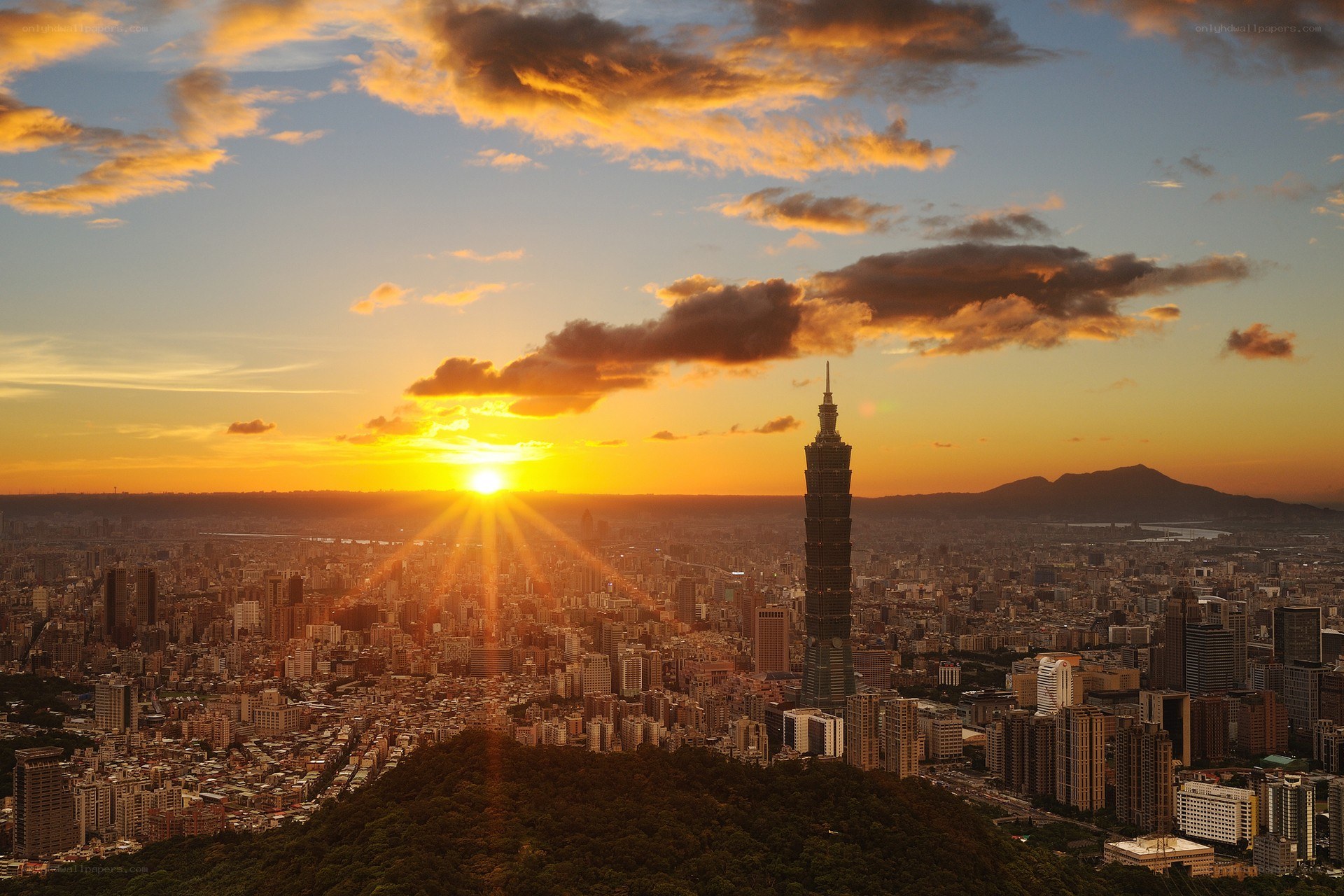 Sunset over Taipei skyline