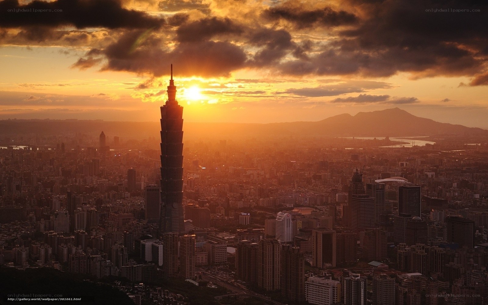 Sunset over Taipei skyline