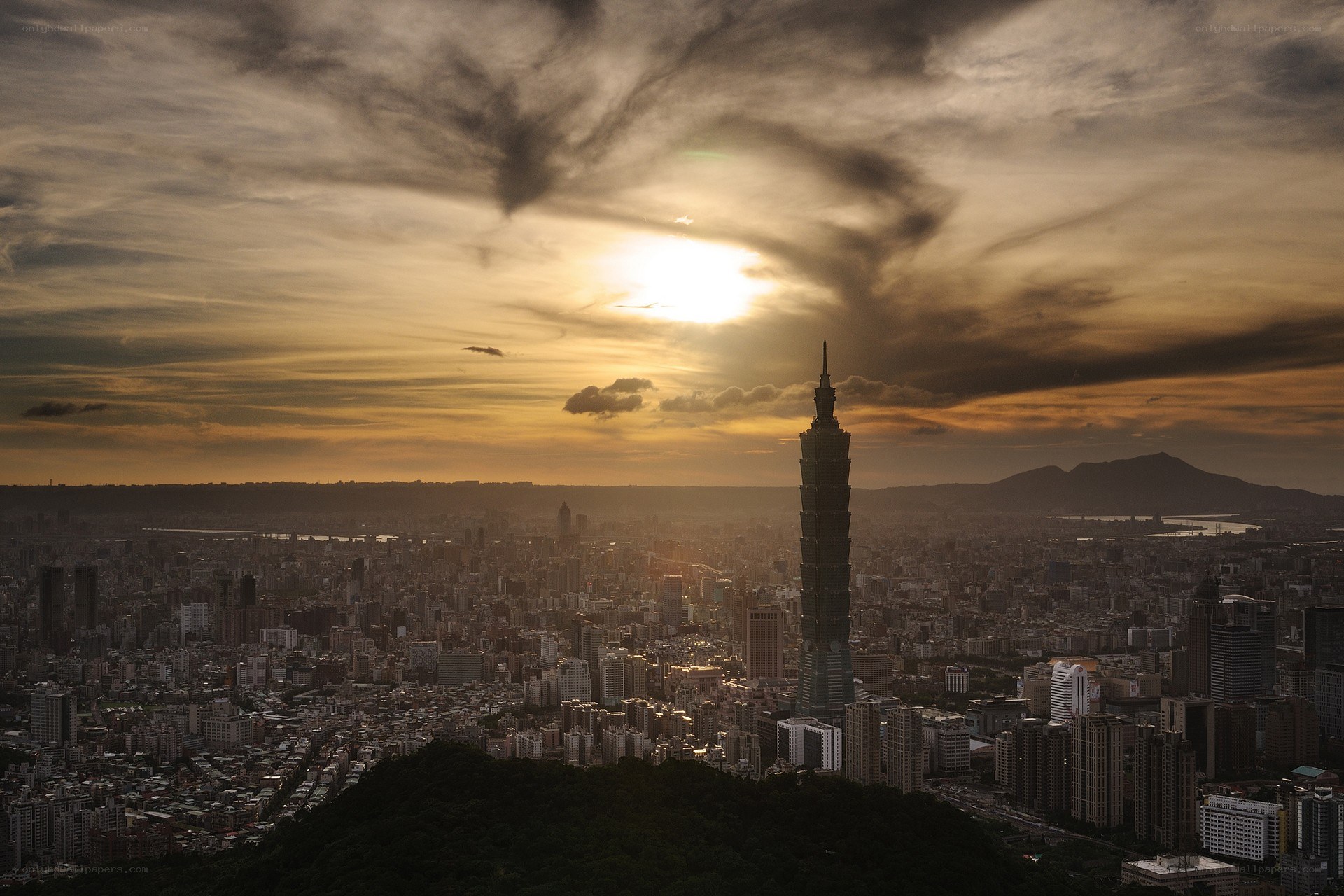 Sunset over Taipei skyline