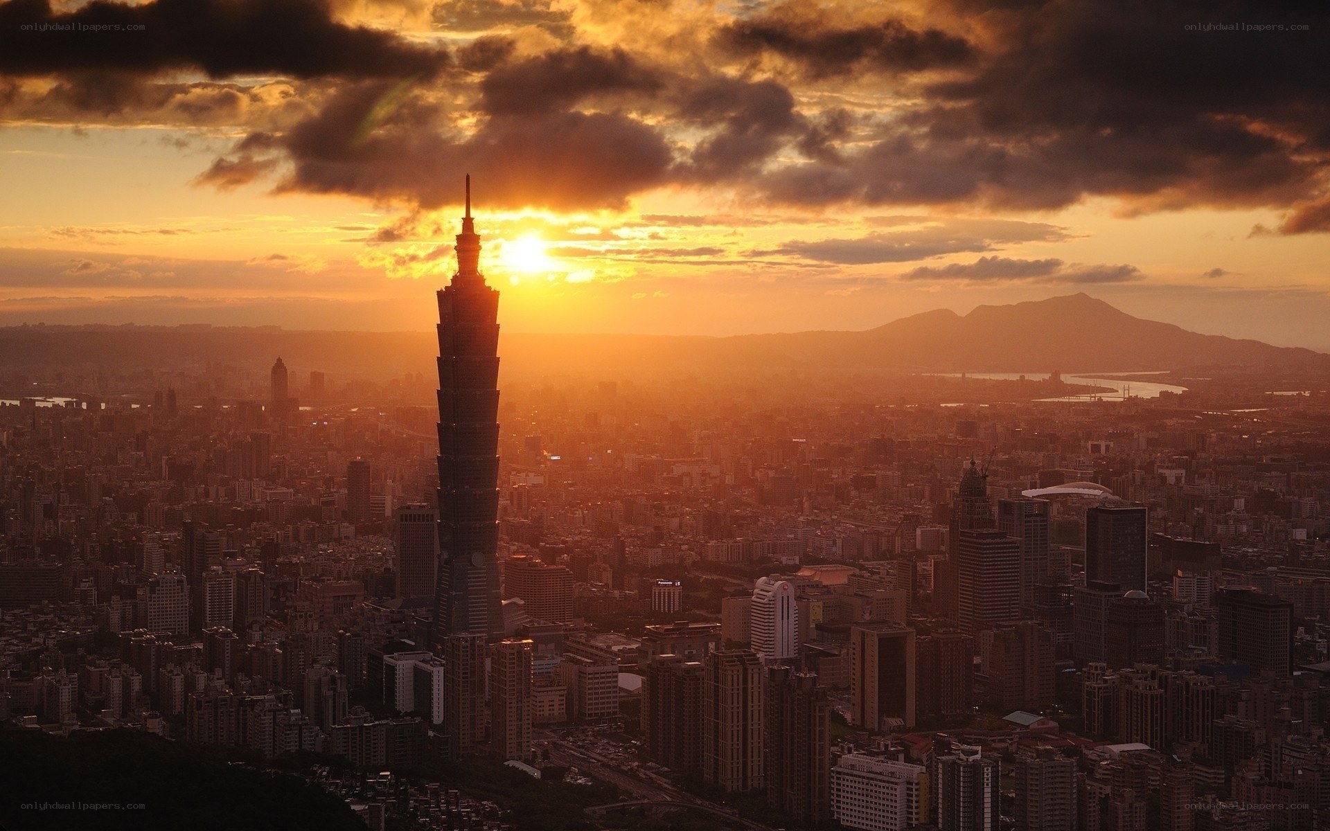 Sunset over Taipei skyline