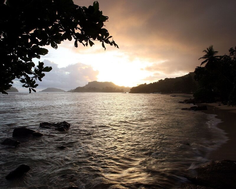 Sunset over Tropical Bay — Gold, Serene
