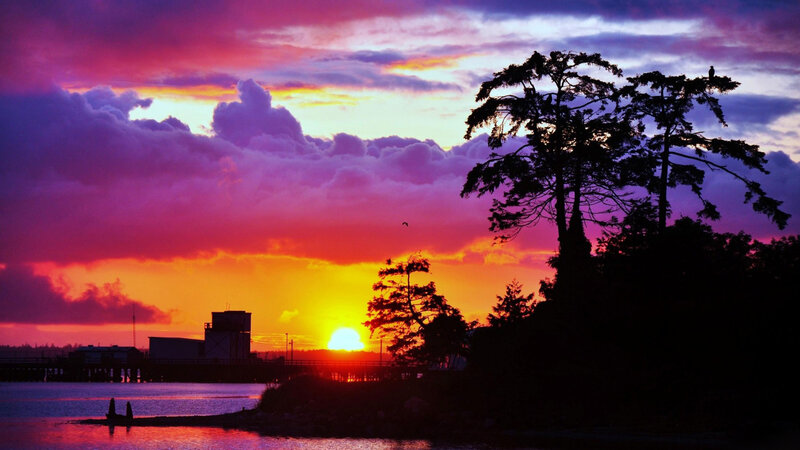 Sunset over Water — Purple, Dramatic