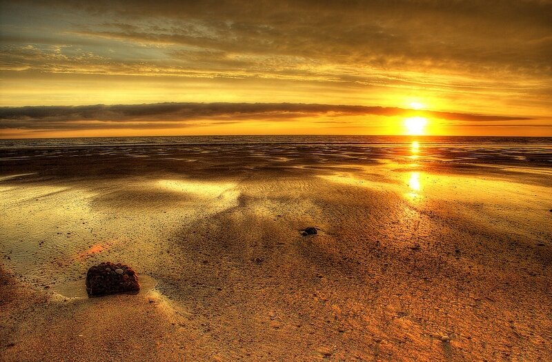 Sunset over Wet Beach — Gold
