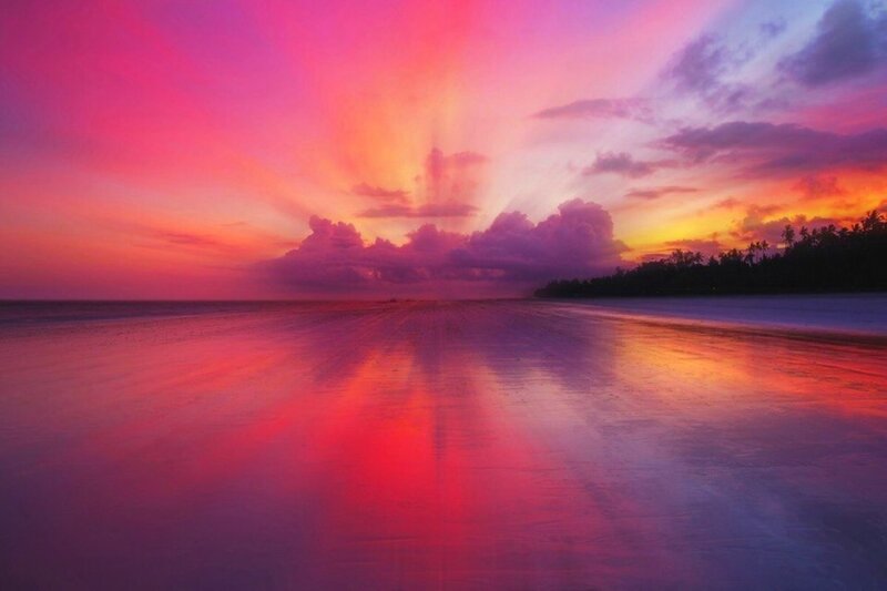 Sunset over Wet Beach — Pink, Dramatic