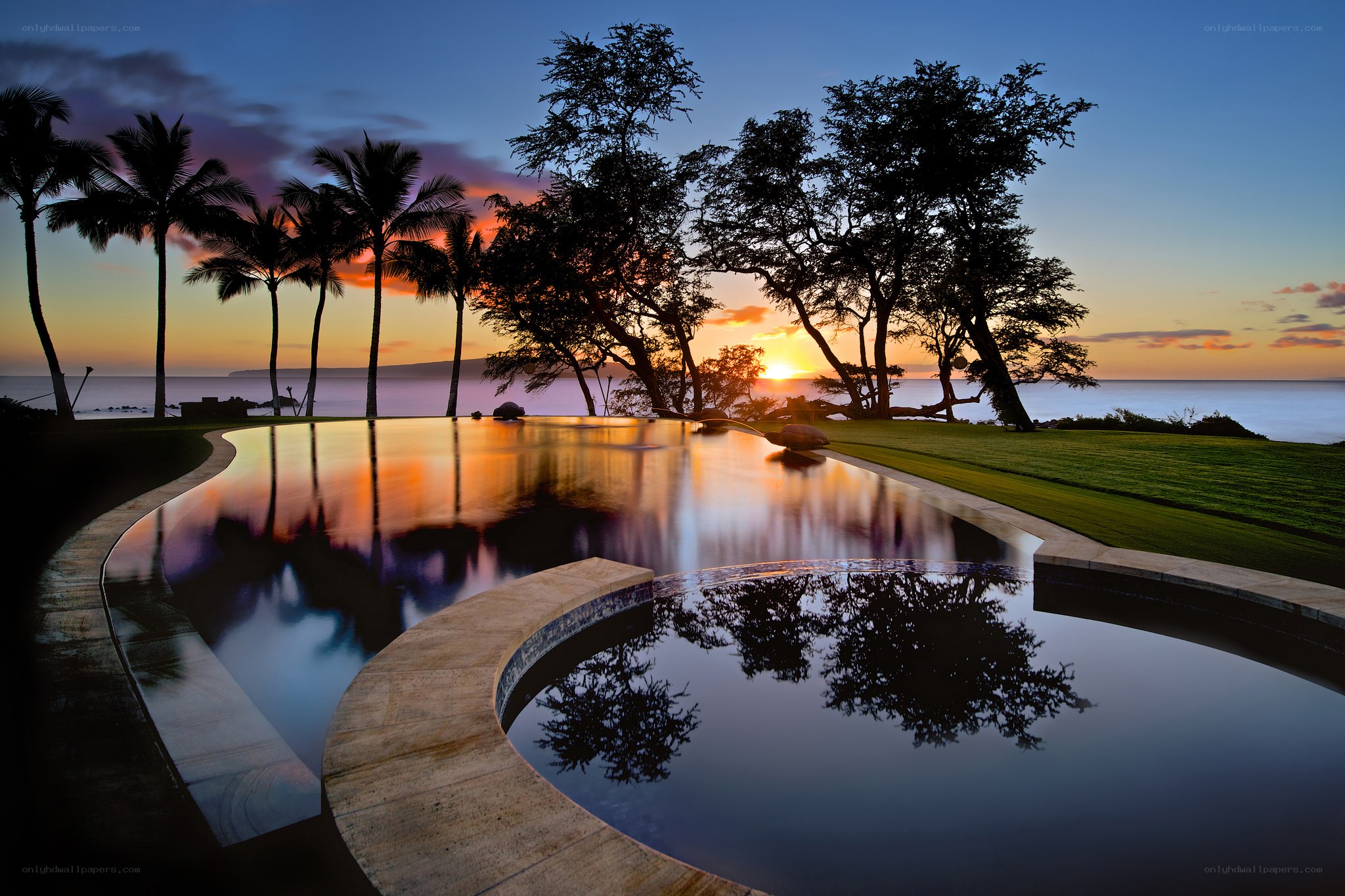 Sunset pool overlooking the ocean