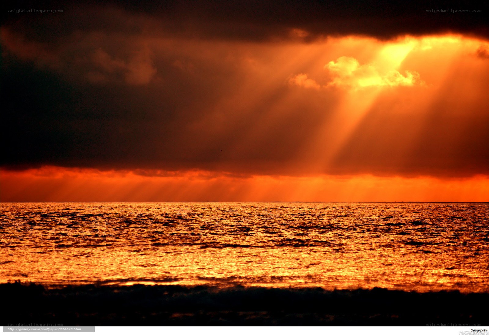 Sunset rays over the ocean